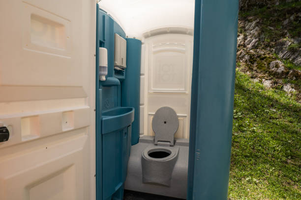 Best Portable restroom trailer rental  in Chetopa, KS